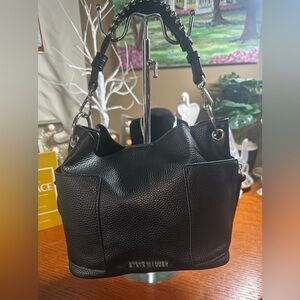 Steve Madden Sammy Handbag. Black Textured Shoulder Bag and Wristlet